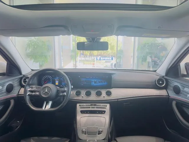 Mercedes-Benz E-Class 2022 Reforma E 300 L Estilo de moda Coche deportivo exterior foto 4 Mercedes-Benz E-Class 2022 Reforma E 300 L Estilo de moda Coche deportivo exterior foto 4