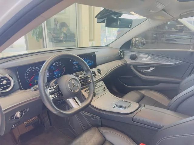 Mercedes-Benz E-Class 2022 Reforma E 300 L Estilo de moda Coche deportivo exterior foto 5 Mercedes-Benz E-Class 2022 Reforma E 300 L Estilo de moda Coche deportivo exterior foto 5
