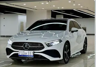 Mercedes-Benz A-Class 2023 A 200 L Voiture de sport version mode extérieur photo 1 Mercedes-Benz A-Class 2023 A 200 L Voiture de sport version mode extérieur photo 1