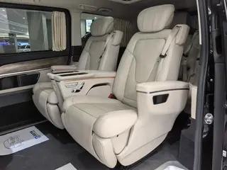 Mercedes-Benz V-Class 2022 V 260 Premium Edition interior photo 11 Mercedes-Benz V-Class 2022 V 260 Premium Edition interior photo 11