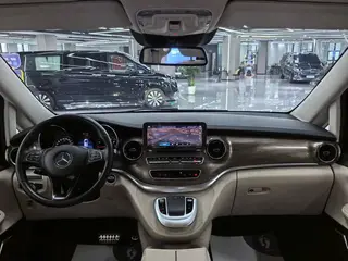 Mercedes-Benz V-Class 2022 V 260 Premium Edition interior photo 12 Mercedes-Benz V-Class 2022 V 260 Premium Edition interior photo 12