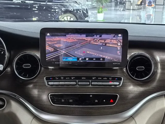 Mercedes-Benz V-Class 2022 V 260 Premium Edition interior photo 14 Mercedes-Benz V-Class 2022 V 260 Premium Edition interior photo 14
