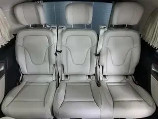 Mercedes-Benz V-Class 2022 V 260 Premium Edition interior photo 19 Mercedes-Benz V-Class 2022 V 260 Premium Edition interior photo 19
