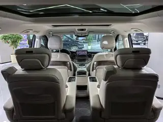 Mercedes-Benz V-Class 2022 V 260 Premium Edition interior photo 20 Mercedes-Benz V-Class 2022 V 260 Premium Edition interior photo 20