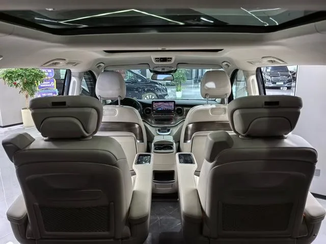 Mercedes-Benz V-Class 2022 V 260 Premium Edition interior photo 20 Mercedes-Benz V-Class 2022 V 260 Premium Edition interior photo 20