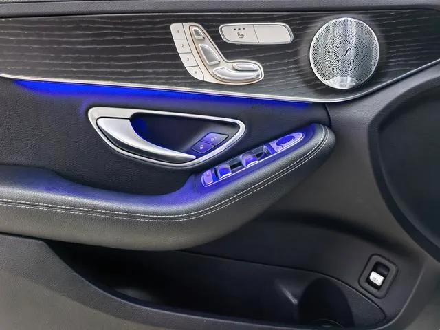 Mercedes-Benz C-Class 2021 C 260 L Sports Star Yao Zhen Tibetan Edition interior photo 11 Mercedes-Benz C-Class 2021 C 260 L Sports Star Yao Zhen Tibetan Edition interior photo 11