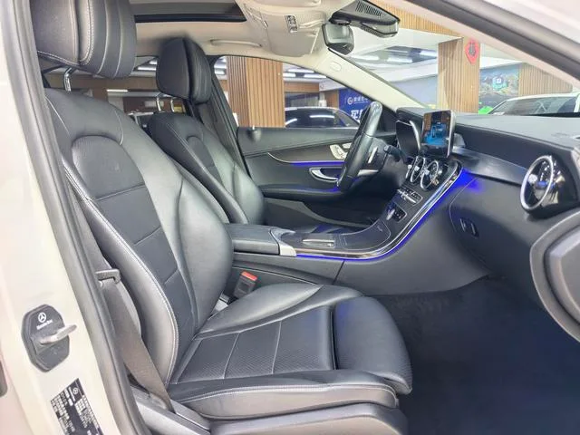 Mercedes-Benz C-Class 2021 C 260 L Sports Star Yao Zhen Tibetan Edition interior photo 13 Mercedes-Benz C-Class 2021 C 260 L Sports Star Yao Zhen Tibetan Edition interior photo 13