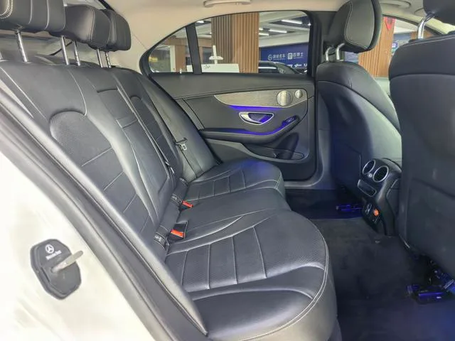 Mercedes-Benz C-Class 2021 C 260 L Sports Star Yao Zhen Tibetan Edition interior photo 15 Mercedes-Benz C-Class 2021 C 260 L Sports Star Yao Zhen Tibetan Edition interior photo 15
