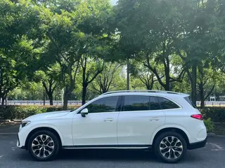Mercedes-Benz GLC 2023 Restyling GLC 260 L 4MATIC Luxury type 5 seat interior photo 11 Mercedes-Benz GLC 2023 Restyling GLC 260 L 4MATIC Luxury type 5 seat interior photo 11