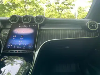 Mercedes-Benz GLC 2023 Restyling GLC 260 L 4MATIC Luxury type 5 seat interior photo 18 Mercedes-Benz GLC 2023 Restyling GLC 260 L 4MATIC Luxury type 5 seat interior photo 18