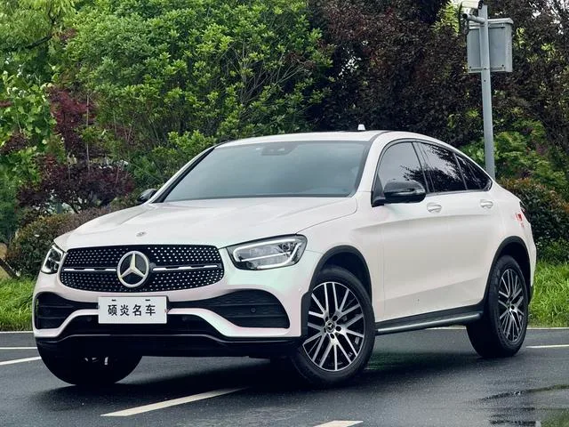 Mercedes-Benz GLC Coupe 2022 GLC 300 4MATIC Coupé SUV exterior foto 1 Mercedes-Benz GLC Coupe 2022 GLC 300 4MATIC Coupé SUV exterior foto 1