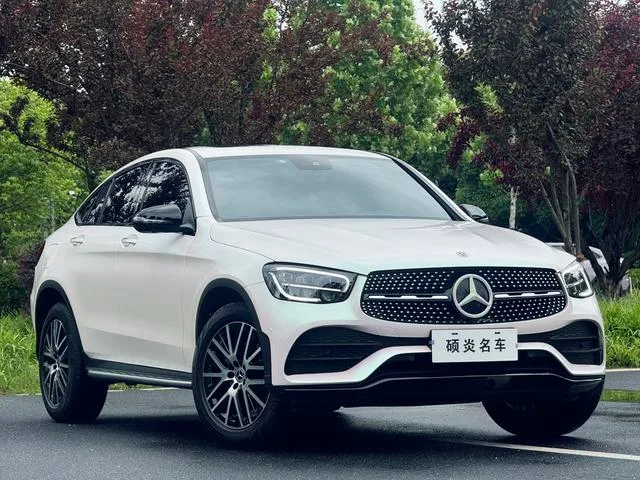Mercedes-Benz GLC Coupe 2022 GLC 300 4MATIC Coupé SUV exterior foto 3 Mercedes-Benz GLC Coupe 2022 GLC 300 4MATIC Coupé SUV exterior foto 3