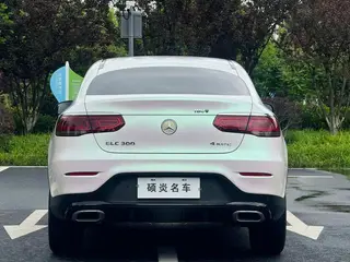 Mercedes-Benz GLC Coupe 2022 GLC 300 4MATIC Coupé SUV interior foto 10 Mercedes-Benz GLC Coupe 2022 GLC 300 4MATIC Coupé SUV interior foto 10