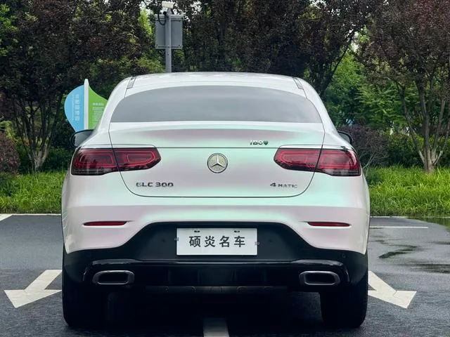 Mercedes-Benz GLC Coupe 2022 GLC 300 4MATIC Coupé SUV interior foto 10 Mercedes-Benz GLC Coupe 2022 GLC 300 4MATIC Coupé SUV interior foto 10