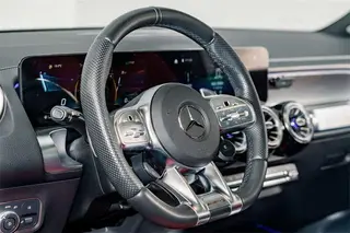 Mercedes-Benz GLB AMG 2023 AMG GLB 35 4MATIC exterior foto 10 Mercedes-Benz GLB AMG 2023 AMG GLB 35 4MATIC exterior foto 10