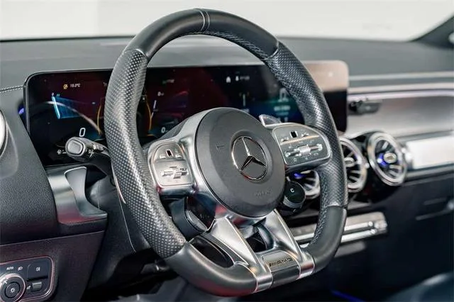 Mercedes-Benz GLB AMG 2023 AMG GLB 35 4MATIC exterior foto 10 Mercedes-Benz GLB AMG 2023 AMG GLB 35 4MATIC exterior foto 10