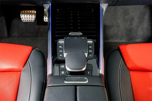 Mercedes-Benz GLB AMG 2023 AMG GLB 35 4MATIC interior foto 13 Mercedes-Benz GLB AMG 2023 AMG GLB 35 4MATIC interior foto 13