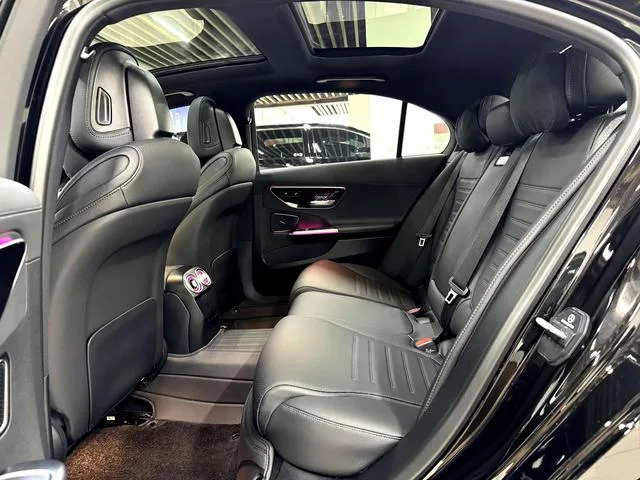Mercedes-Benz C-Class 2024 C 260 L Versión deportiva interior foto 12 Mercedes-Benz C-Class 2024 C 260 L Versión deportiva interior foto 12