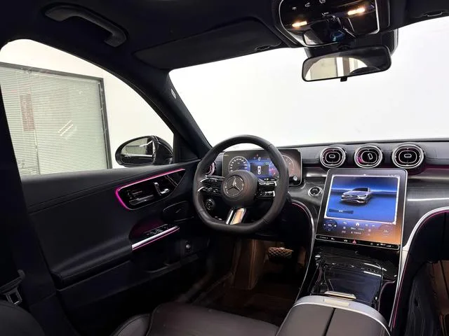 Mercedes-Benz C-Class 2024 C 260 L Versión deportiva interior foto 19 Mercedes-Benz C-Class 2024 C 260 L Versión deportiva interior foto 19