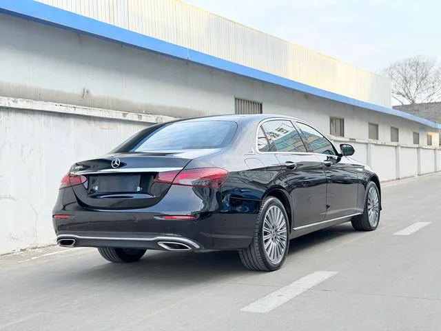 Mercedes-Benz E-Class 2022 Trois lifting E 300 L Style tendance Voiture extérieur photo 4 Mercedes-Benz E-Class 2022 Trois lifting E 300 L Style tendance Voiture extérieur photo 4