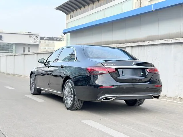 Mercedes-Benz E-Class 2022 Trois lifting E 300 L Style tendance Voiture extérieur photo 5 Mercedes-Benz E-Class 2022 Trois lifting E 300 L Style tendance Voiture extérieur photo 5