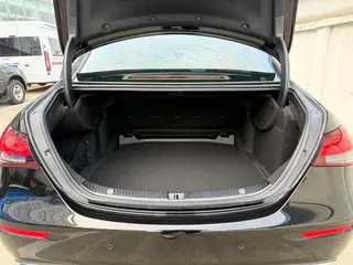 Mercedes-Benz E-Class 2022 Trois lifting E 300 L Style tendance Voiture intérieur photo 14 Mercedes-Benz E-Class 2022 Trois lifting E 300 L Style tendance Voiture intérieur photo 14