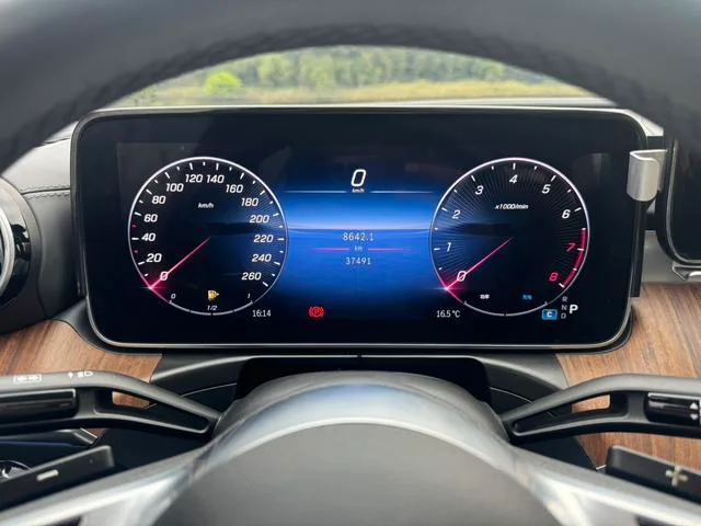 Mercedes-Benz C-Class 2024 Three changes C 260 L interior photo 7 Mercedes-Benz C-Class 2024 Three changes C 260 L interior photo 7