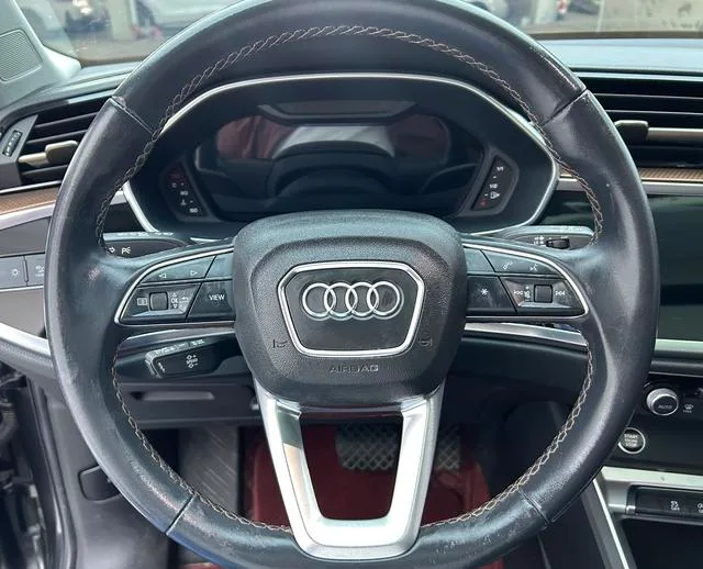 Audi Q3 2022 35 TFSI Élégant à la mode intérieur photo 13 Audi Q3 2022 35 TFSI Élégant à la mode intérieur photo 13