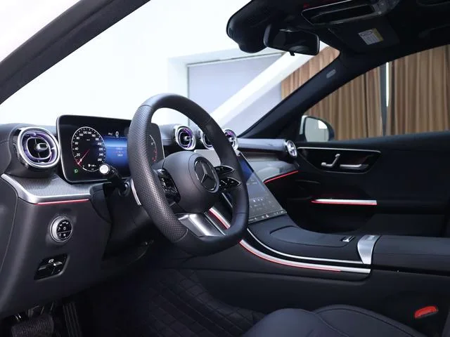 Mercedes-Benz C-Class 2023 C 260 L Versión deportiva interior foto 12 Mercedes-Benz C-Class 2023 C 260 L Versión deportiva interior foto 12