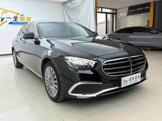 Mercedes-Benz E-Class 2021 Reforma E 300 L Estilo de moda Coche exterior foto 3 Mercedes-Benz E-Class 2021 Reforma E 300 L Estilo de moda Coche exterior foto 3