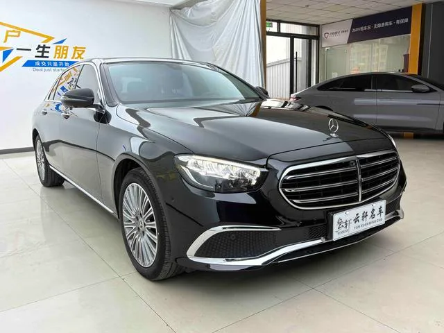 Mercedes-Benz E-Class 2021 Reforma E 300 L Estilo de moda Coche exterior foto 3 Mercedes-Benz E-Class 2021 Reforma E 300 L Estilo de moda Coche exterior foto 3