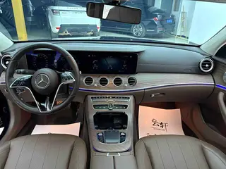 Mercedes-Benz E-Class 2021 Reforma E 300 L Estilo de moda Coche exterior foto 4 Mercedes-Benz E-Class 2021 Reforma E 300 L Estilo de moda Coche exterior foto 4