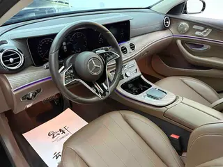 Mercedes-Benz E-Class 2021 Reforma E 300 L Estilo de moda Coche exterior foto 6 Mercedes-Benz E-Class 2021 Reforma E 300 L Estilo de moda Coche exterior foto 6