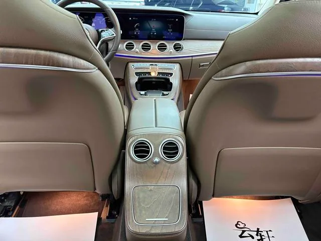 Mercedes-Benz E-Class 2021 Reforma E 300 L Estilo de moda Coche interior foto 9 Mercedes-Benz E-Class 2021 Reforma E 300 L Estilo de moda Coche interior foto 9