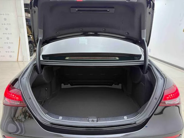 Mercedes-Benz E-Class 2021 Reforma E 300 L Estilo de moda Coche interior foto 12 Mercedes-Benz E-Class 2021 Reforma E 300 L Estilo de moda Coche interior foto 12