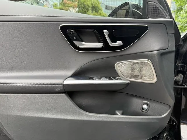 Mercedes-Benz C-Class 2022 Restyling C 200 L Sports version interior photo 12 Mercedes-Benz C-Class 2022 Restyling C 200 L Sports version interior photo 12