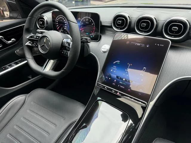 Mercedes-Benz C-Class 2022 Restyling C 200 L Sports version interior photo 13 Mercedes-Benz C-Class 2022 Restyling C 200 L Sports version interior photo 13