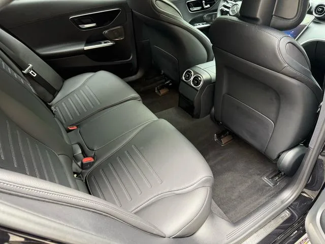 Mercedes-Benz C-Class 2022 Restyling C 200 L Sports version interior photo 15 Mercedes-Benz C-Class 2022 Restyling C 200 L Sports version interior photo 15