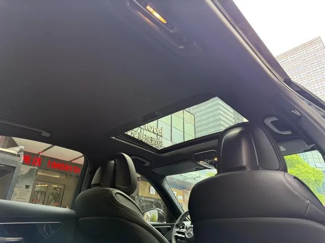 Mercedes-Benz C-Class 2022 Restyling C 200 L Sports version interior photo 16 Mercedes-Benz C-Class 2022 Restyling C 200 L Sports version interior photo 16