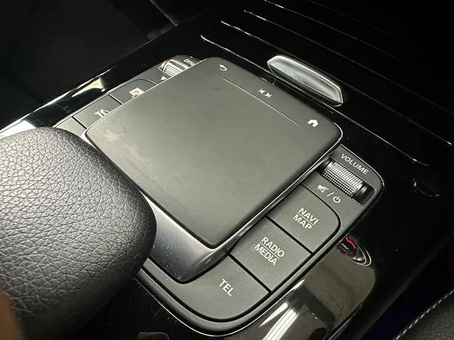 Mercedes-Benz A-Class 2023 A 200 L Sport Sedan Fashion Edition interior photo 12 Mercedes-Benz A-Class 2023 A 200 L Sport Sedan Fashion Edition interior photo 12