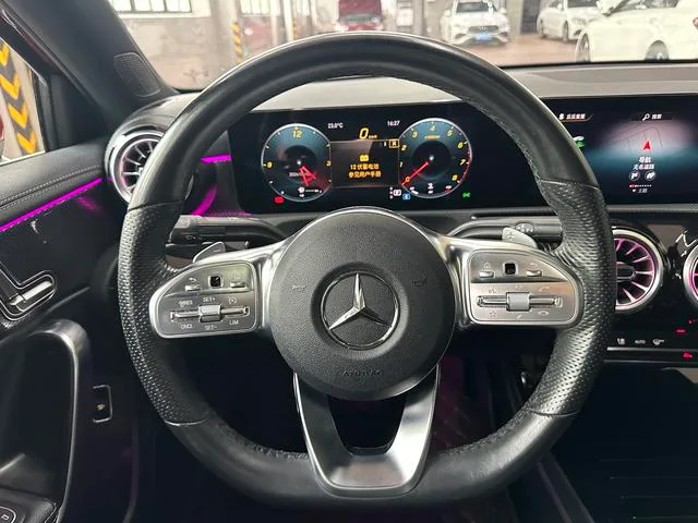 Mercedes-Benz A-Class 2023 A 200 L Sport Sedan Fashion Edition interior photo 17 Mercedes-Benz A-Class 2023 A 200 L Sport Sedan Fashion Edition interior photo 17