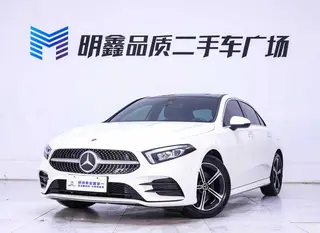 Mercedes-Benz A-Class 2022 Deuxième lifting A 200 L Voiture de sport version mode extérieur photo 1 Mercedes-Benz A-Class 2022 Deuxième lifting A 200 L Voiture de sport version mode extérieur photo 1