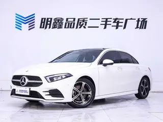 Mercedes-Benz A-Class 2022 Deuxième lifting A 200 L Voiture de sport version mode extérieur photo 3 Mercedes-Benz A-Class 2022 Deuxième lifting A 200 L Voiture de sport version mode extérieur photo 3