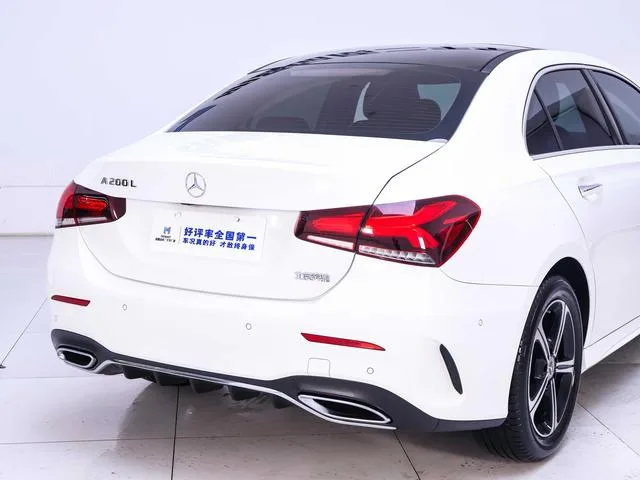 Mercedes-Benz A-Class 2022 Deuxième lifting A 200 L Voiture de sport version mode extérieur photo 9 Mercedes-Benz A-Class 2022 Deuxième lifting A 200 L Voiture de sport version mode extérieur photo 9