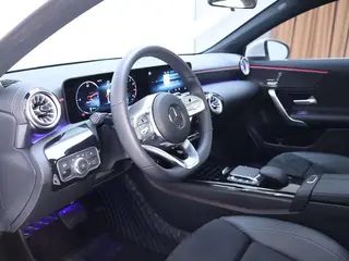Mercedes-Benz A-Class 2022 Deuxième lifting A 200 L Voiture de sport version mode intérieur photo 12 Mercedes-Benz A-Class 2022 Deuxième lifting A 200 L Voiture de sport version mode intérieur photo 12