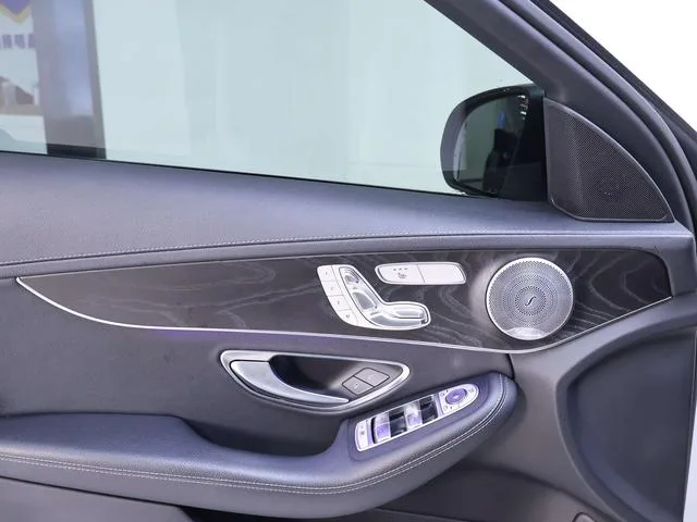 Mercedes-Benz C-Class 2021 C 260 L Sports Star Yao Zhen Tibetan Edition interior photo 18 Mercedes-Benz C-Class 2021 C 260 L Sports Star Yao Zhen Tibetan Edition interior photo 18