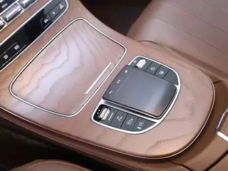 Mercedes-Benz E-Class 2023 E 300 L Luxury type Passenger car interior photo 13 Mercedes-Benz E-Class 2023 E 300 L Luxury type Passenger car interior photo 13