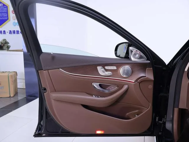 Mercedes-Benz E-Class 2023 E 300 L Luxury type Passenger car interior photo 19 Mercedes-Benz E-Class 2023 E 300 L Luxury type Passenger car interior photo 19