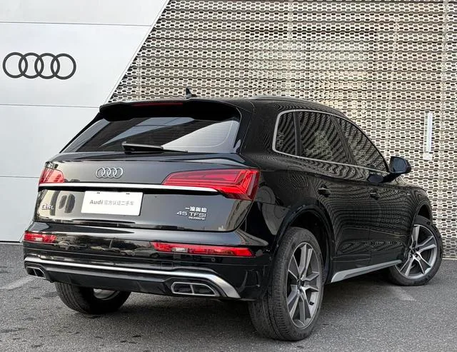 Audi Q5L 2022 45T Deluxe Dynamic exterior photo 4 Audi Q5L 2022 45T Deluxe Dynamic exterior photo 4