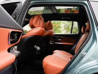Mercedes-Benz GLC 2025 GLC 300 L 4MATIC De lujo 5 Asiento interior foto 12 Mercedes-Benz GLC 2025 GLC 300 L 4MATIC De lujo 5 Asiento interior foto 12